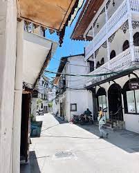 THE STONE TOWN COFFEE DRINKING BARAZAS.